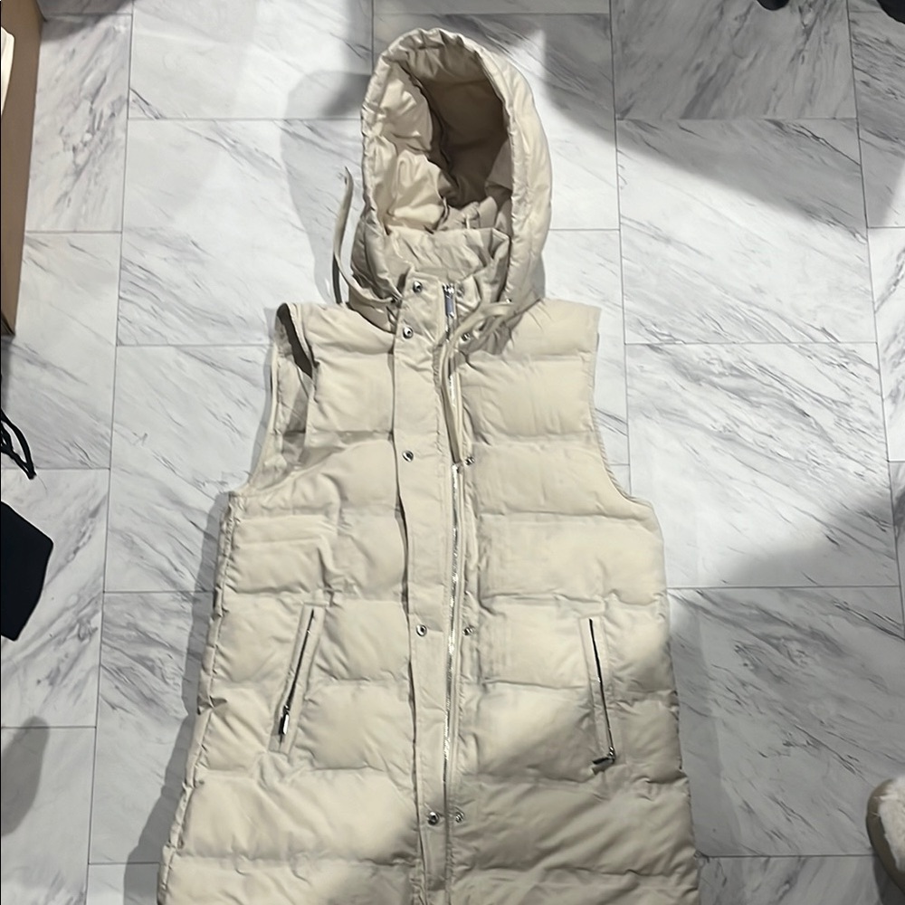 Zara Cream Hooded Puffer Vest